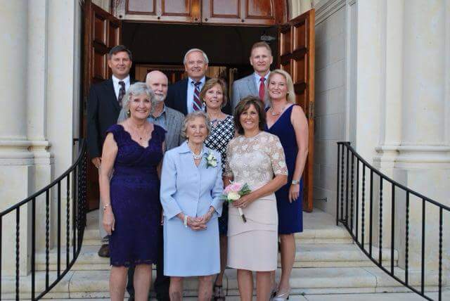 Image: Betty with her 8 children