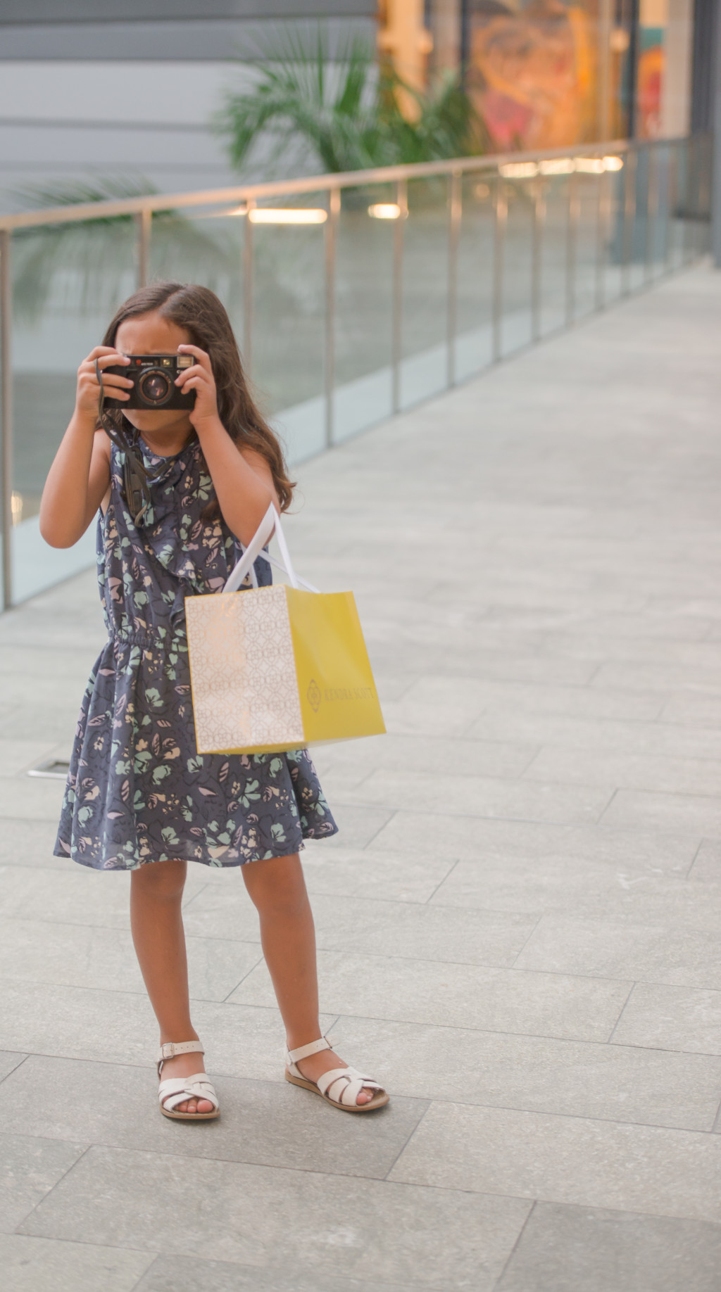 miami moms blog kendra scott event alejandra escalante