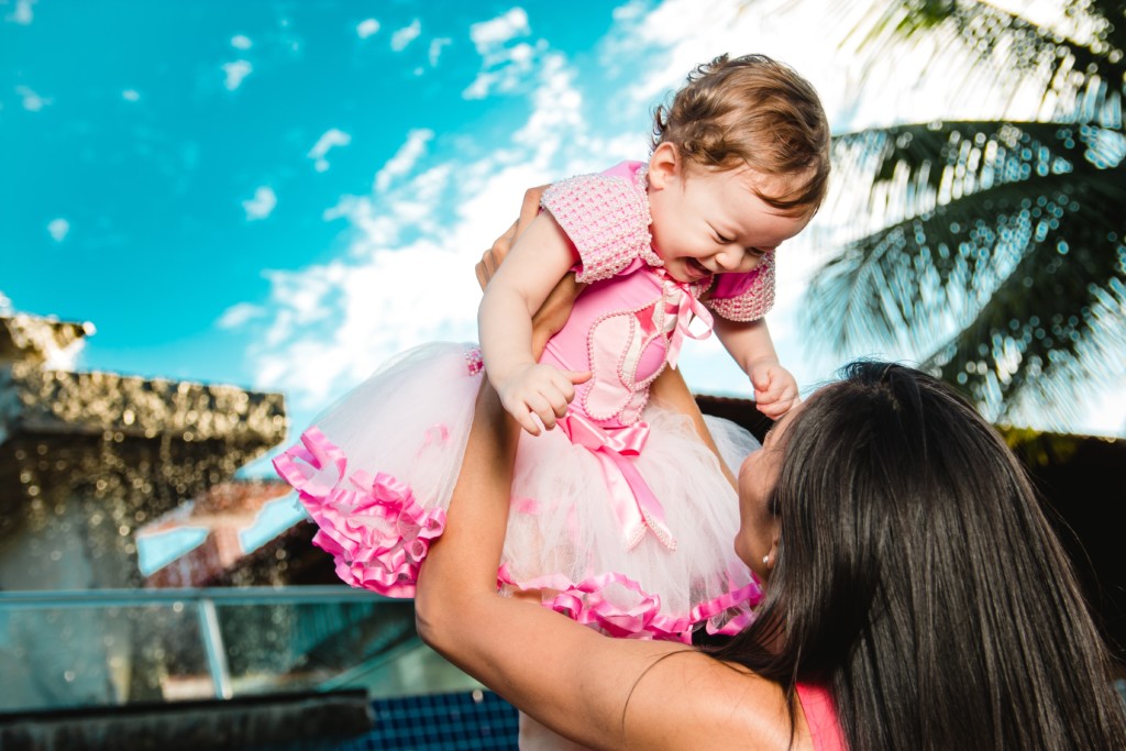baby-beautiful-blue-sky-1131877 ¿Cómo Asumir el Reto de ser Mujer y Madre Trabajadora Hoy en Día? Día Internacional de la Mujer Marielena Aguilar Contributor Miami Moms Blog