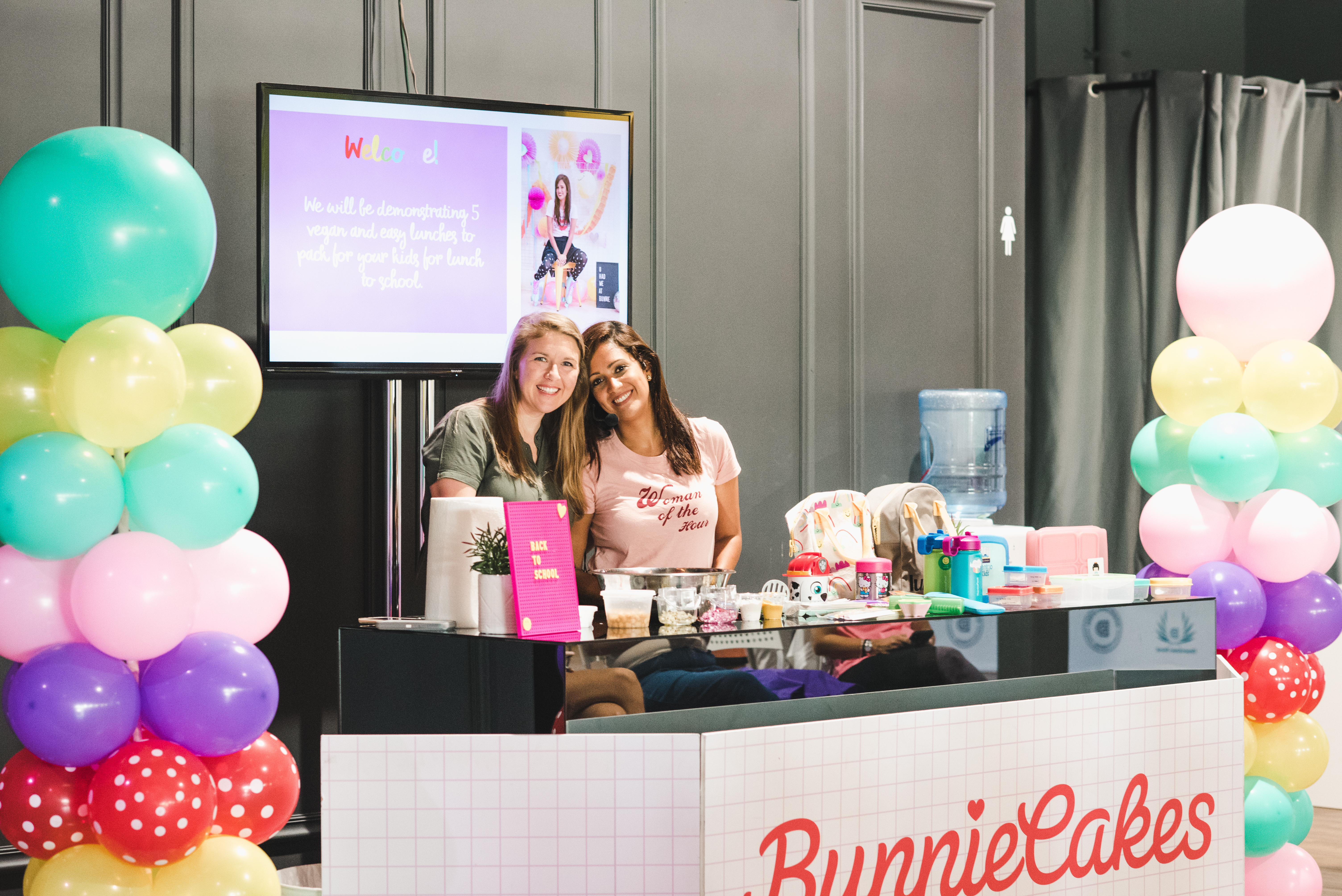 MIAMI MOMS BLOG DOWNTOWN DORAL BUNNIE CAKES