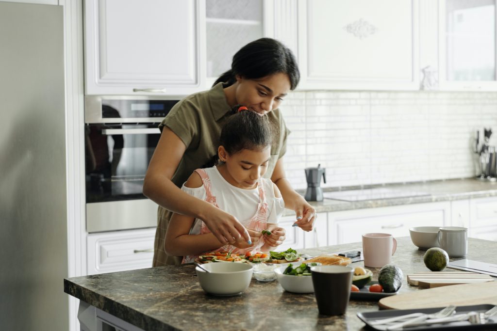 Eat more veggies! Top 5 ways to get the picky eater in your family to eat more vegetables Miami Moms Blog Zoe Costa