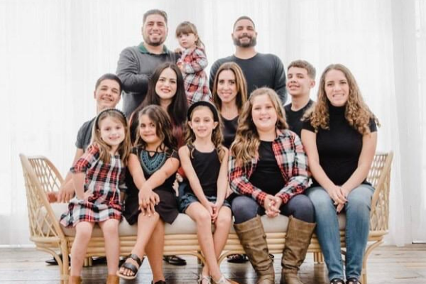 Image: A blended family in a holiday photo