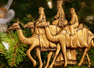 Image: A Three Kings Christmas tree ornament
