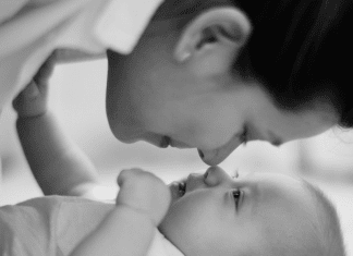 Image: A mom rubbing noses with her baby (6 Tips for the Fourth Trimester Kristin Parke Contributor Miami Mom Collective)