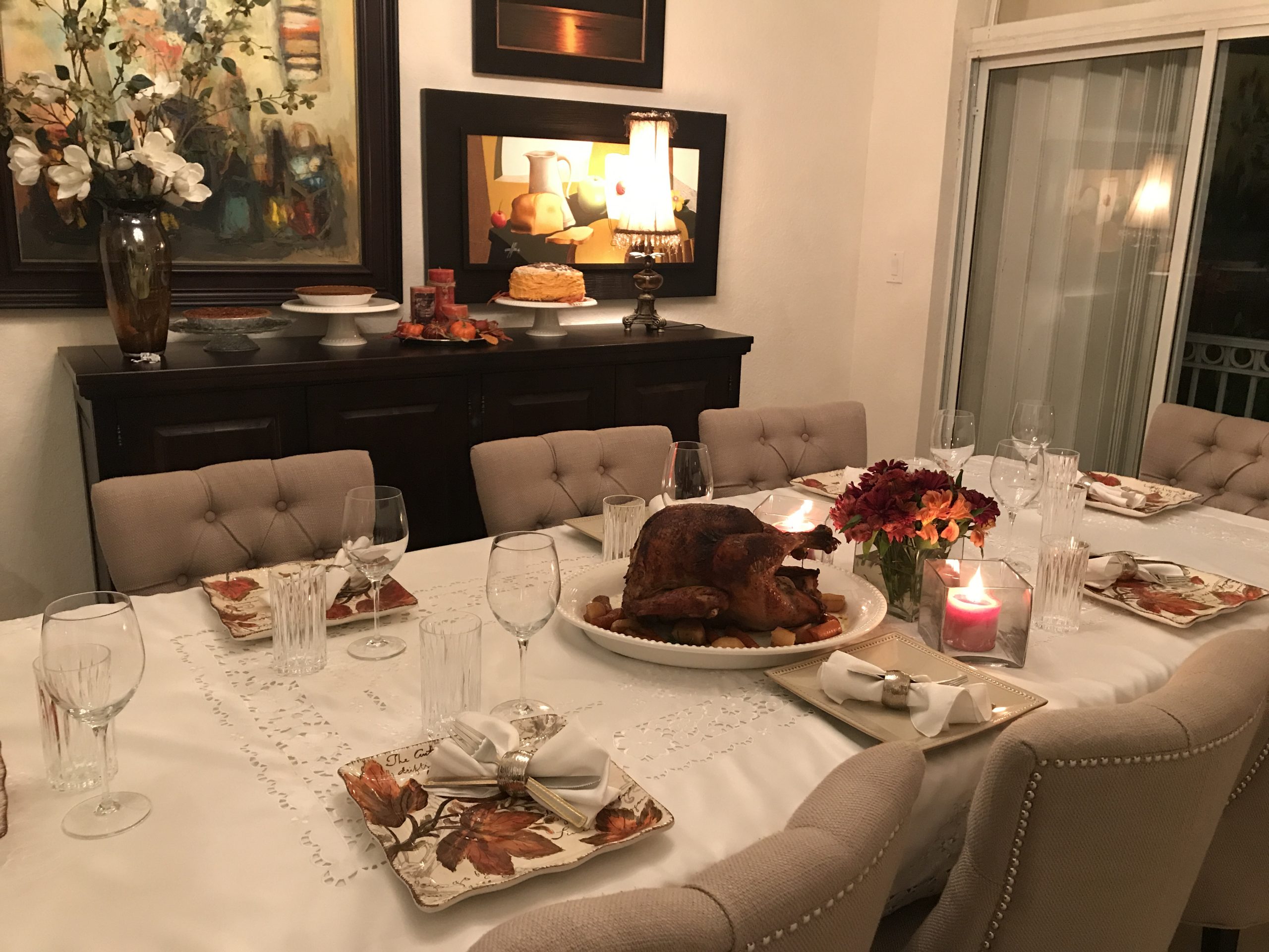 Image: A dining room table set for a Friendsgiving meal