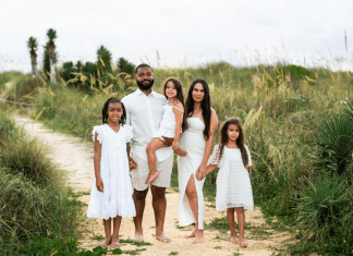 A family photo of Jessica's family