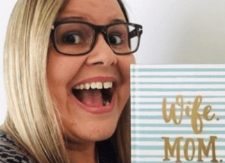 Vanessa, holding a journal that reads "Wife. Mom. Boss."