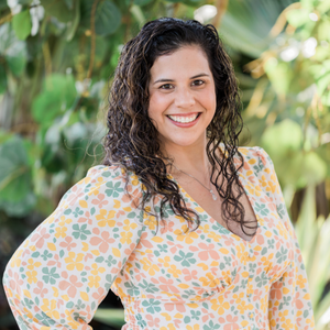 Zoe Costa Headshot 300x300 MMC Contributor Zoe Costa