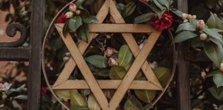 Image: Star of David with flowers