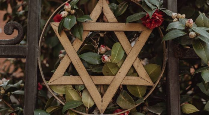 Image: Star of David with flowers