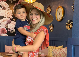 Image: Bella and her son at a local restaurant